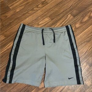Nike Gray and Black Mens Hybrids Size Large W Pockets & Drawstrings.